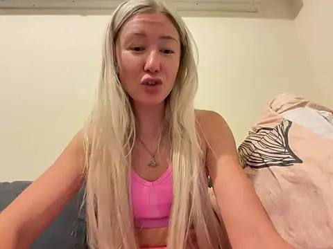 Blondeychiaraxo - Strip and twerk