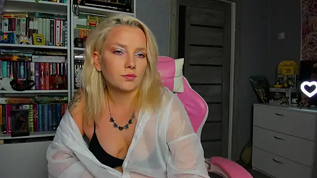 Julia_666 Live XXX Chat