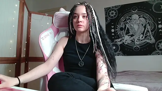 Mysterious_Toy Adlı Modelin Canlı XXX Sohbeti