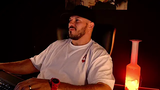 AngeloEric Chat XXX in diretta