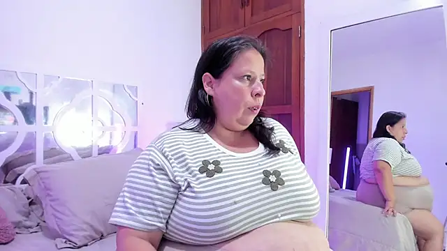 Chat +18 de AriellePerla ao vivo