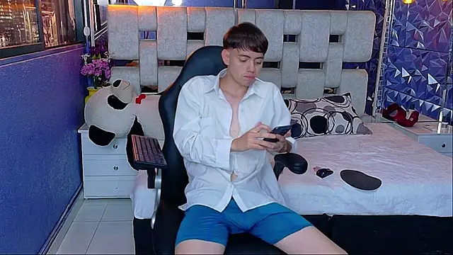 צ'א ט XXX בשידור חי של Brian_Montes