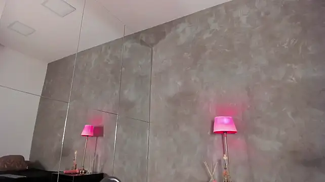 XXX chat uživo modela Mency_rouse_