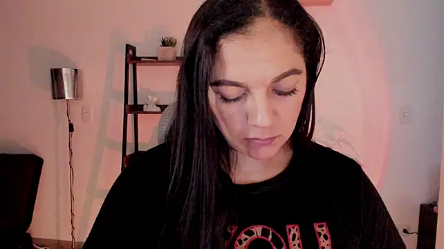 Chat +18 de urcute_kitten ao vivo