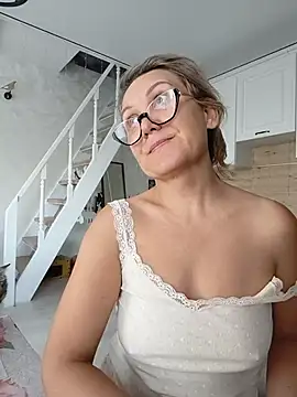 Chat +18 de YoursLovelyy ao vivo