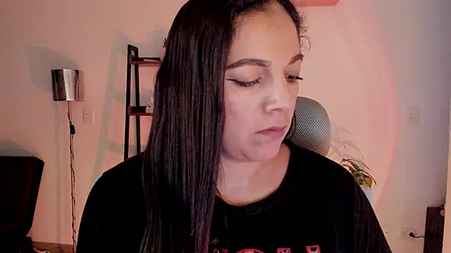 Chat +18 de urcute_kitten ao vivo