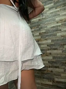 Chat +18 de Valentina-gomezz ao vivo