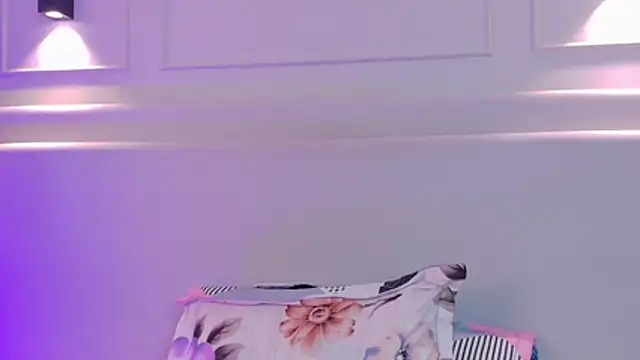 NaomiKlarc