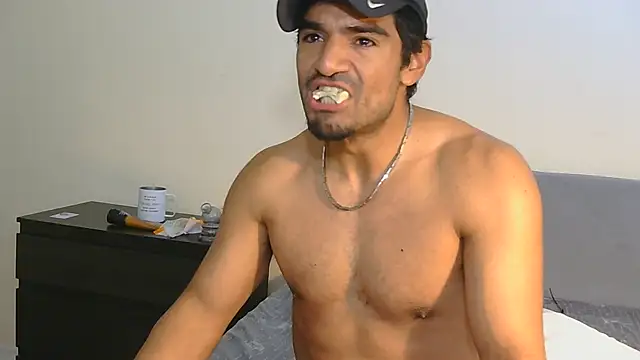 piggylatino's Live XXX Chat
