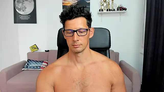 BrutusK08n Live XXX chat
