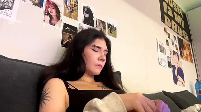 CharaGornto live XXX chat