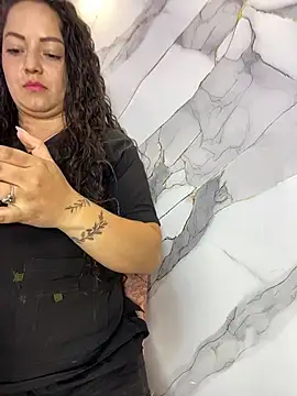 Nails_Lucia Chat XXX in diretta