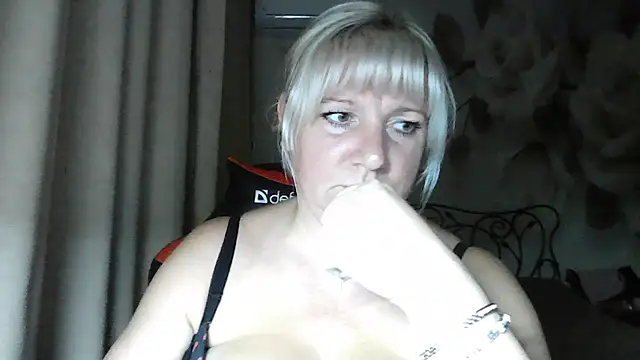 MeilomaWesa - Topless show