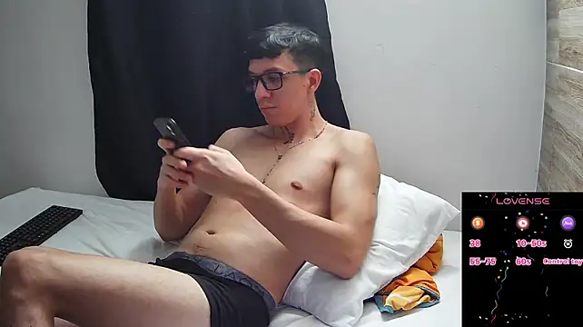 צ'אט XXX בשידור חי של angelicious_