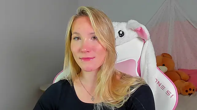 ElaraVoltage's Live XXX Chat