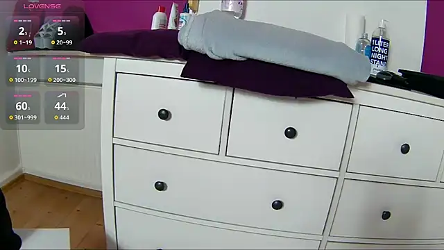 Latina_daily - Shhh M0m at home, Ride dildo 299tk