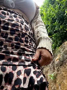 Sammyqueenx21 - Let stranger see and touch my boobs