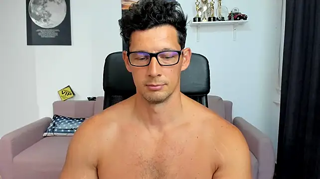 BrutusK08 লাইভ XXX চ্যাট