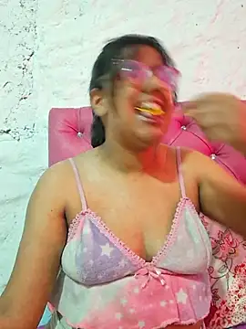 دردشة ZaidaWet الجنسية المباشرة