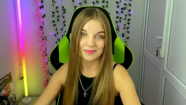 LuckyKinsley's Live XXX Chat