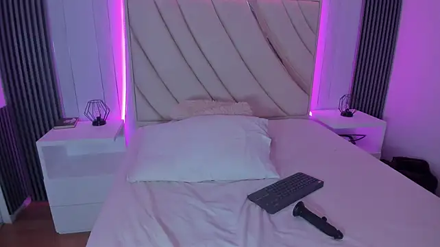 Linda_Miranda_ 现场XXX聊天
