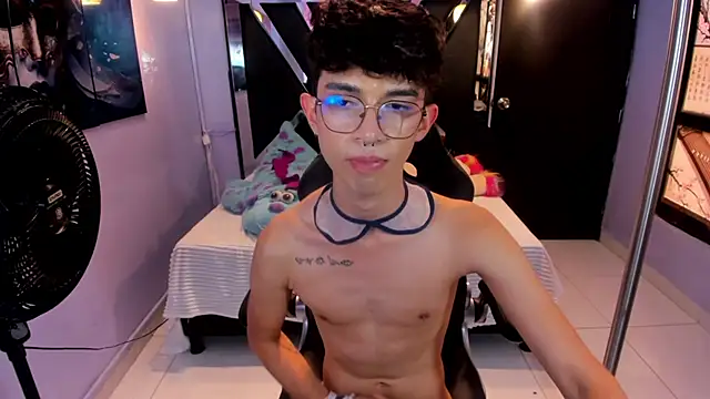 LiamHeatx Live XXX-Chat