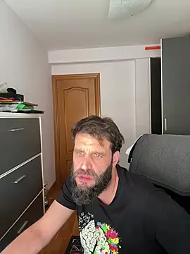 XXX chat uživo modela zurdineno