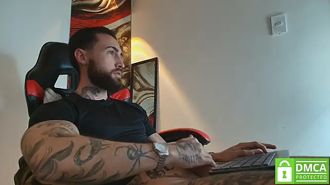 Luke_davis01 élő XXX-chatje