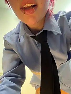 Zakura_66 - breast-baring show at the reception desk
