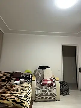 Chat +18 de Queen_Monica_ ao vivo
