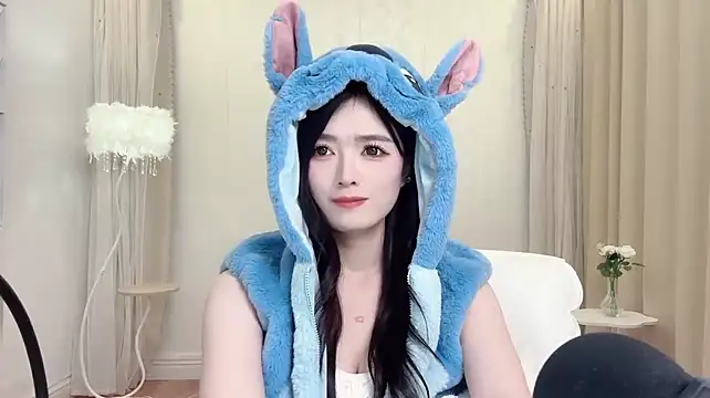 LiLy0608 现场XXX聊天