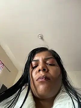 Chat +18 de Indiazinhax ao vivo