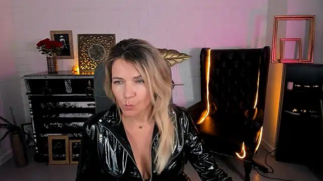 Chat XXX Live NicoleHitman