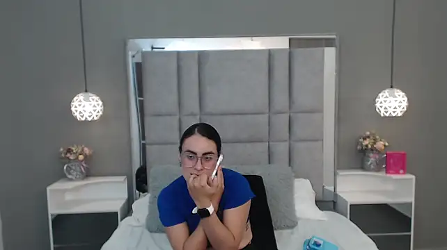 Chat +18 de MartinaaFit ao vivo