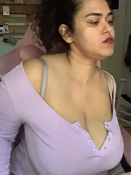 Curvydesifromgermany - Oil on tits