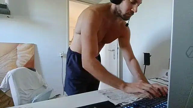 alpha-hunk Live XXX-Chat