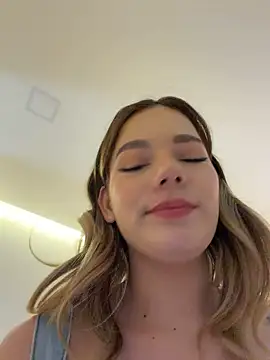 Chat +18 de NicoleCut ao vivo