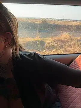 Krysstal003 - Finger pussy ,boobs out+vid last tipper