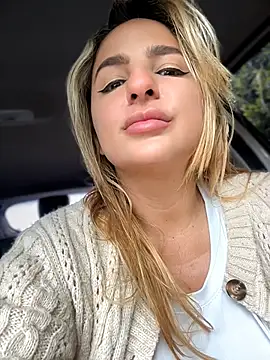 Sammyqueenx21 - Let stranger see and touch my boobs
