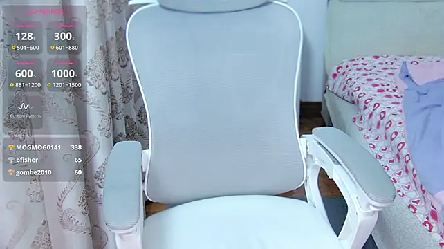 Baomi - 大怪兽插BB兴奋狂呻吟Huge monster thrusts into her