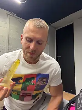 XXX chat uživo modela Johnytrain