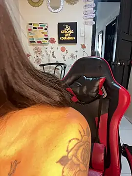Liamiler01_'s Live XXX Chat