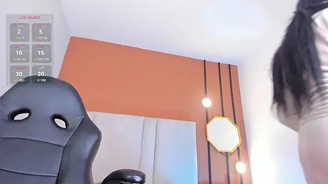 Mia_boobs24 - twerk + oil + close up