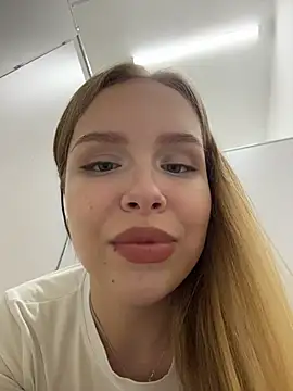 Liza_risky - Sexy booty shaking naked + slap