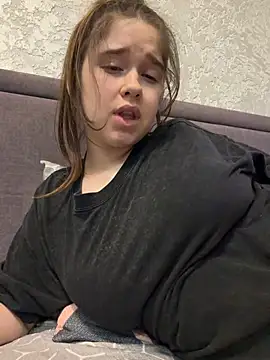 HornyGirlH - SHOW PUSSY