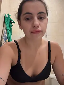RavenRubyy Chat XXX live