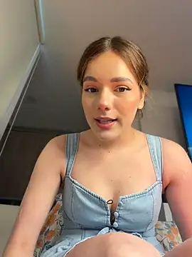 NicoleCut - showing breasts 6 minutes
