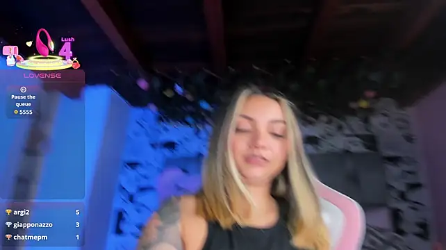 LucyRosse 现场XXX聊天