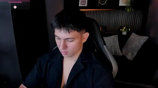 Chat XXX en directo de JamesCr_