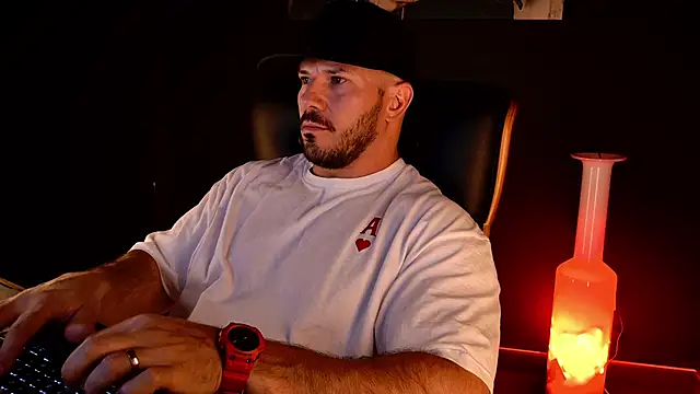 XXX chat uživo modela AngeloEric